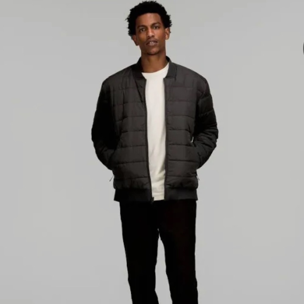 Lululemon //switch over bomber